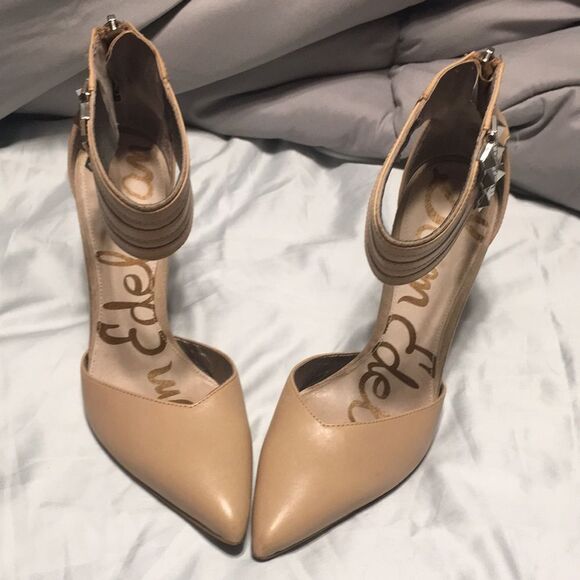 Sam Edelman • Tan Stiletto Pointed Toe with Ankle Cuff Size 6 - Picture 2 of 7